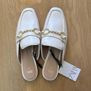 NWT Zara Mule with Gold Chain